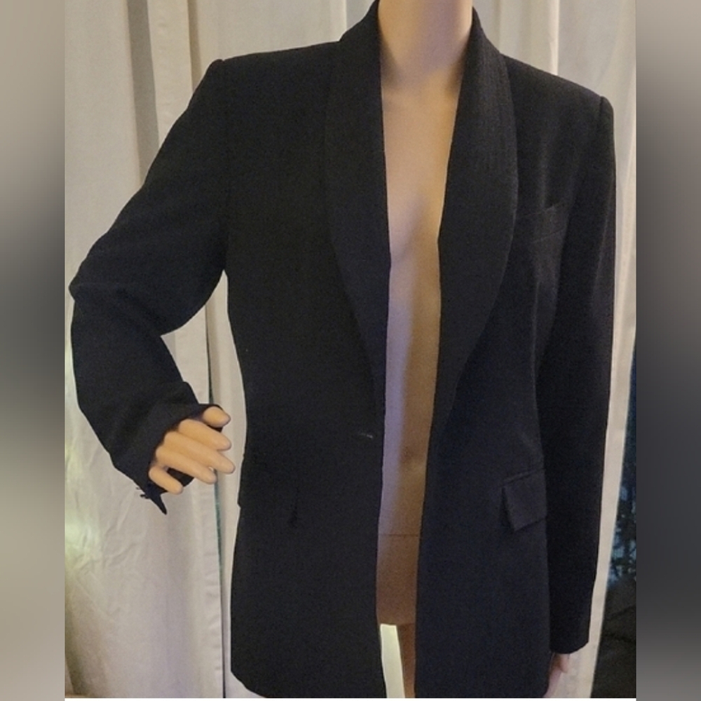 Chic Black Blazer size Large. Larry Levine Suits.